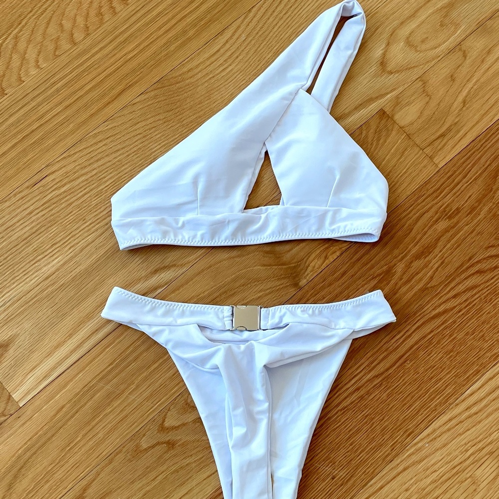 2021 triangle white bikini with buckle